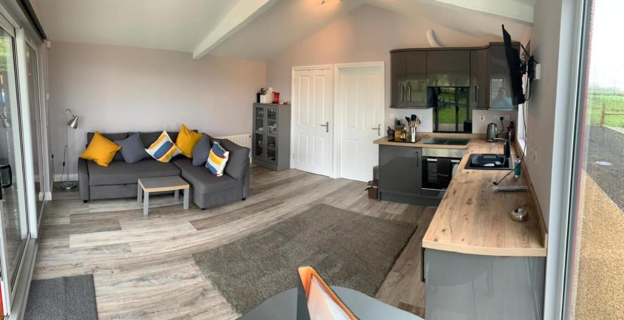 Deerfin Rentals Private Chalet With Hot Tub Ballymena Kültér fotó